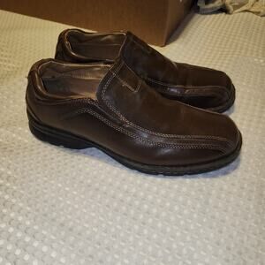 DOCKERS EUC MENS SIZE 8.5 LEATHER SLIPON LOAFERS SHOES